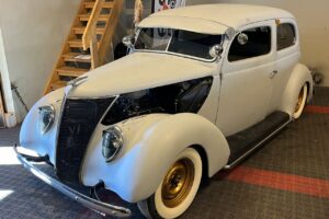 Ford Custom Tudor Ratrod –37