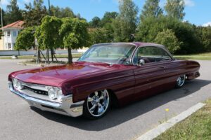 Oldsmobile Super 88 Holiday Bubbletop –61