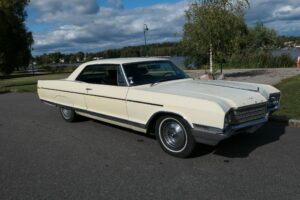 Buick Electra 225 Custom Sport Coupé –66