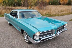 Pontiac Bonneville 2DR HT V8 Aut –65