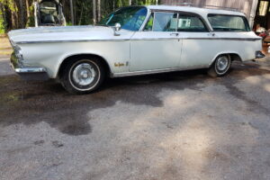 Chrysler New Yorker STW 4 door HT –64