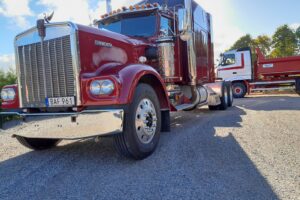 Kenworth w900. 18,1 liter cat V8 –80