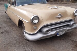 Oldsmobile 88 4dr –54