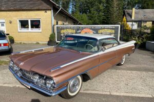 Oldsmobile scenic holiday coupe 98 –59