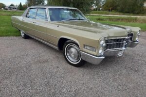 Cadillac Fleetwood Brougham –66