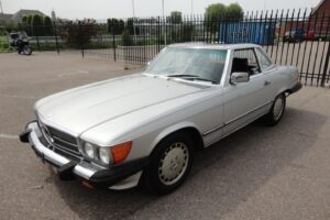 Mercedes-Benz 560SL –85