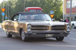 Pontiac Bonneville cab –66