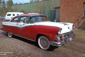 Ford Crown Victoria –55