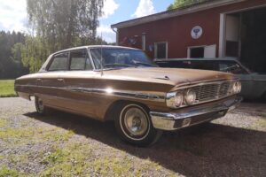 Ford Galaxie 500 Sedan –64