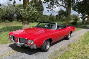 Oldsmobile Cutlass Supreme Cab. –72