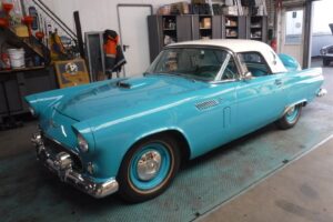 Ford  Thunderbird V8 312Cu  ”beauty!!” –56